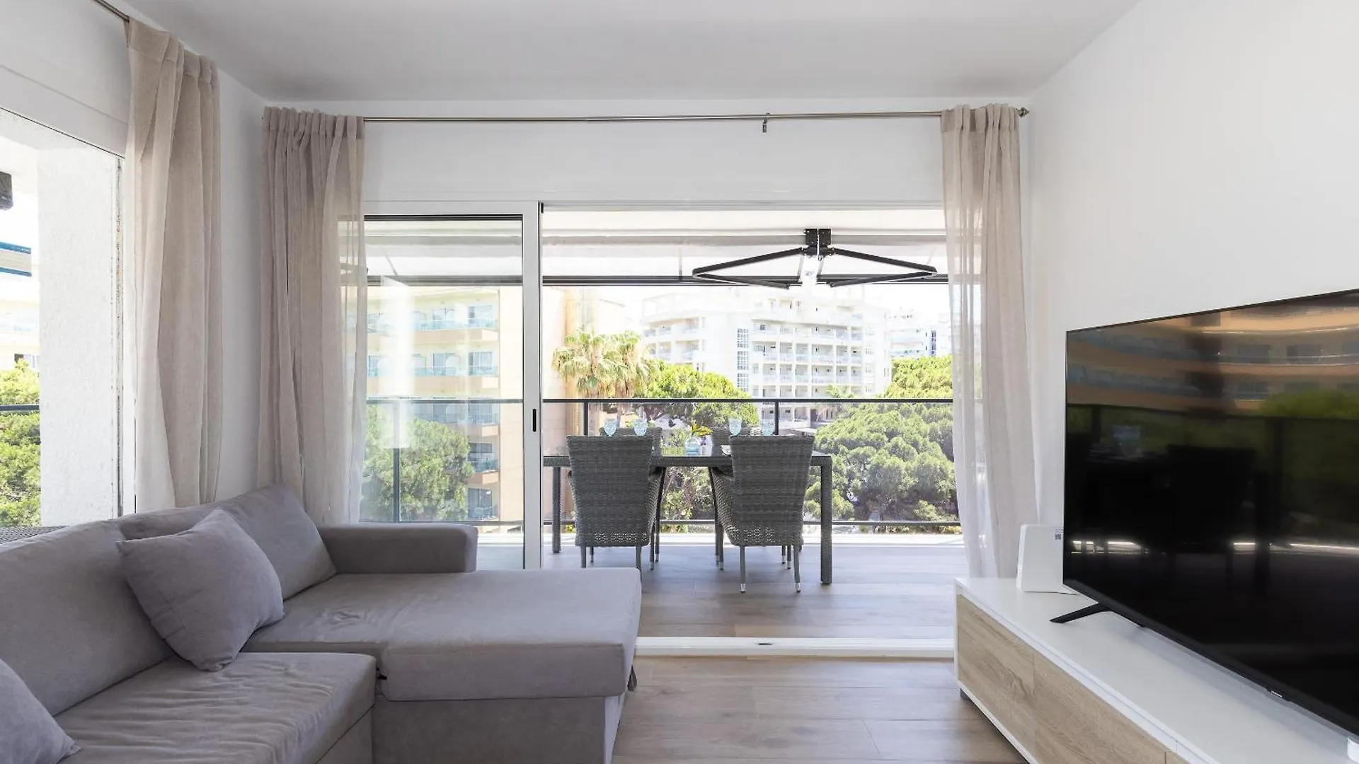 סאלו Uhc Ondina Apartments ספרד